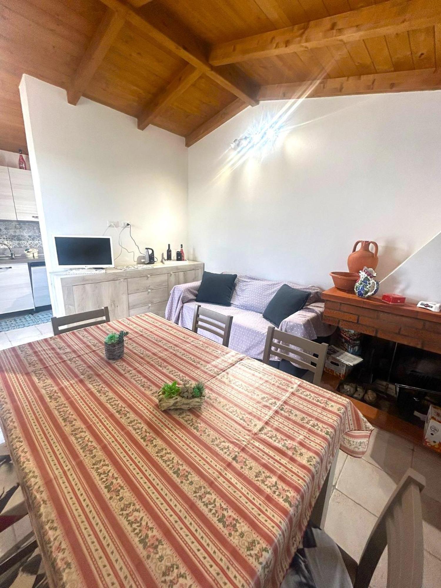 La Casa Del Melograno Βίλα Solanas  Εξωτερικό φωτογραφία